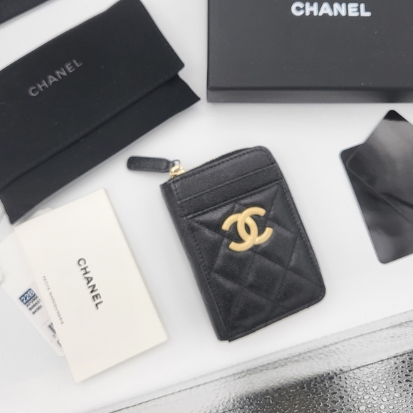 Brand new authentic Chanel Caviar Quilted Zip Card Holder wallet in cavi… - Picture 8 of 12